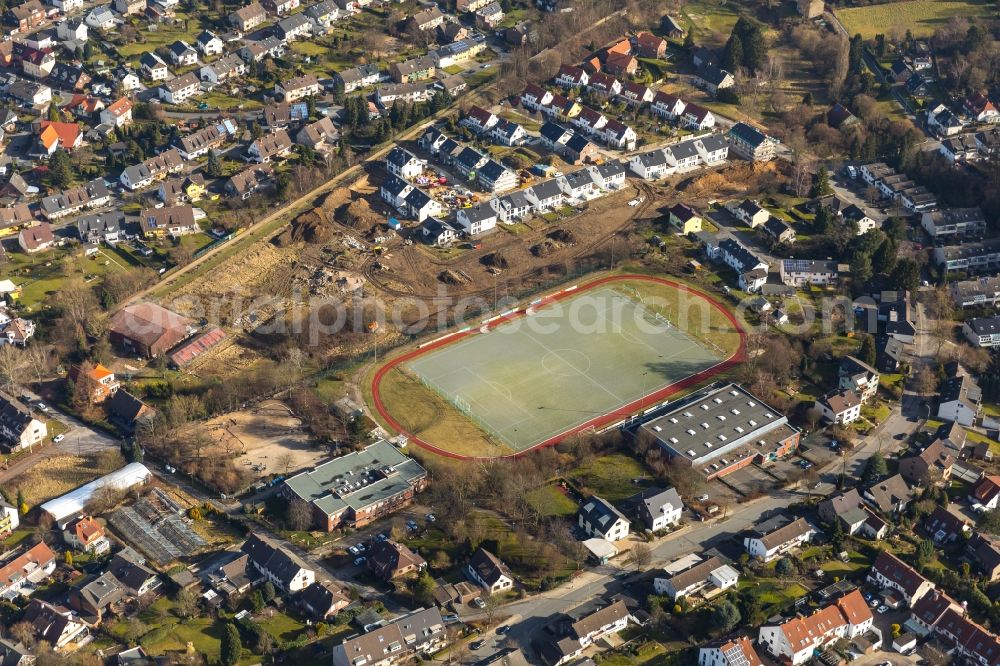 Aerial photograph Witten - School building of the and Sportplatz of Ruedinghauser Schule In of Dickete in Witten in the state North Rhine-Westphalia, Germany