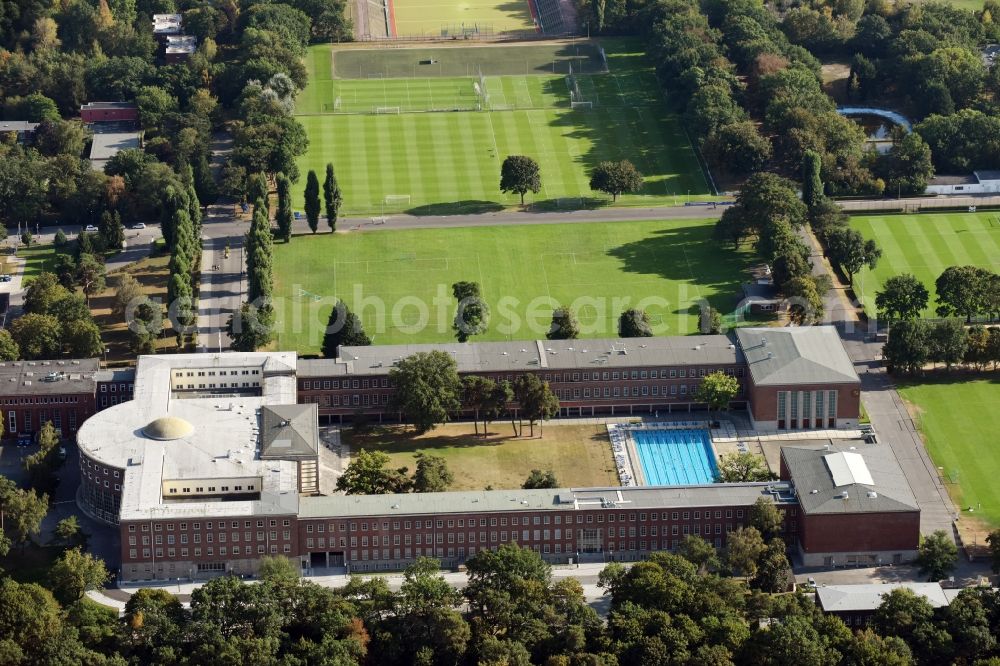 Aerial image Berlin - School building of the Sportschule in Olympiapark - Poelchau-Schule on Prinz-Friedrich-Karl-Weg in Berlin