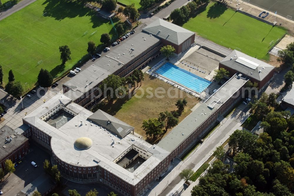 Berlin from the bird's eye view: School building of the Sportschule in Olympiapark - Poelchau-Schule on Prinz-Friedrich-Karl-Weg in Berlin