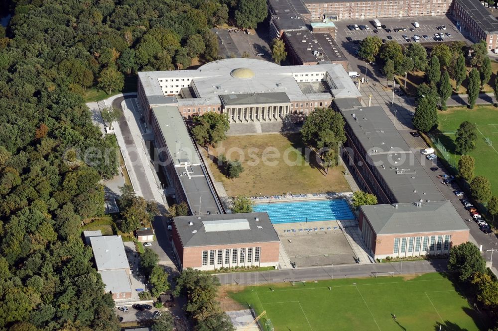 Aerial image Berlin - School building of the Sportschule in Olympiapark - Poelchau-Schule on Prinz-Friedrich-Karl-Weg in Berlin