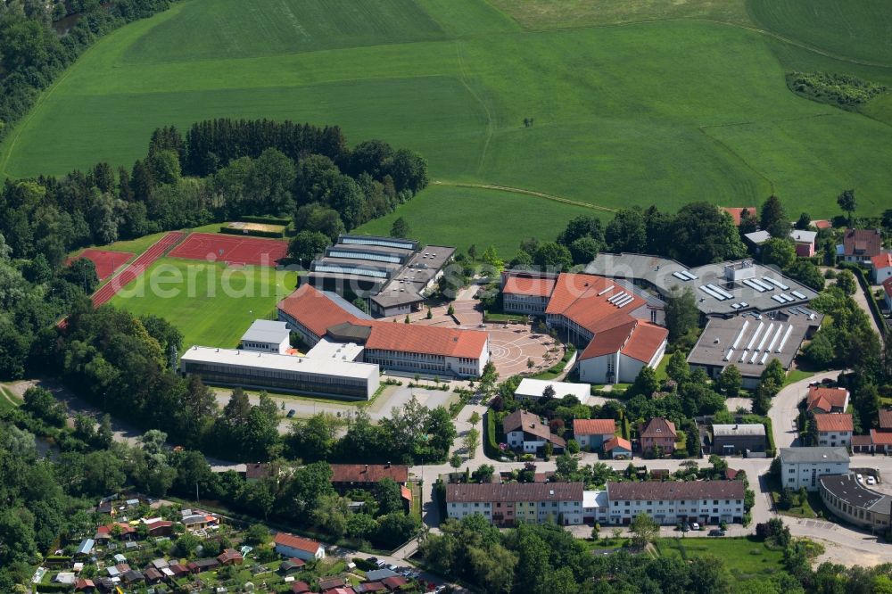 Aerial photograph Kaufbeuren - School building of the Staatliche Berufsschule and Staatl. Fachoberschule and Berufsoberschule in Kaufbeuren in the state Bavaria, Germany