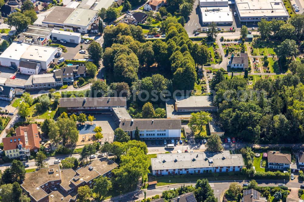 Aerial image Gevelsberg - School building of the Stadt Silschede on Brandteich in Gevelsberg in the state North Rhine-Westphalia, Germany