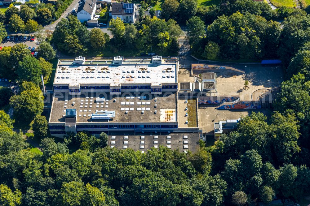 Aerial image Schwelm - School building of the Staedtische Gemeinschaftsgrundschule Laendchenweg on Laendchenweg in Schwelm in the state North Rhine-Westphalia, Germany