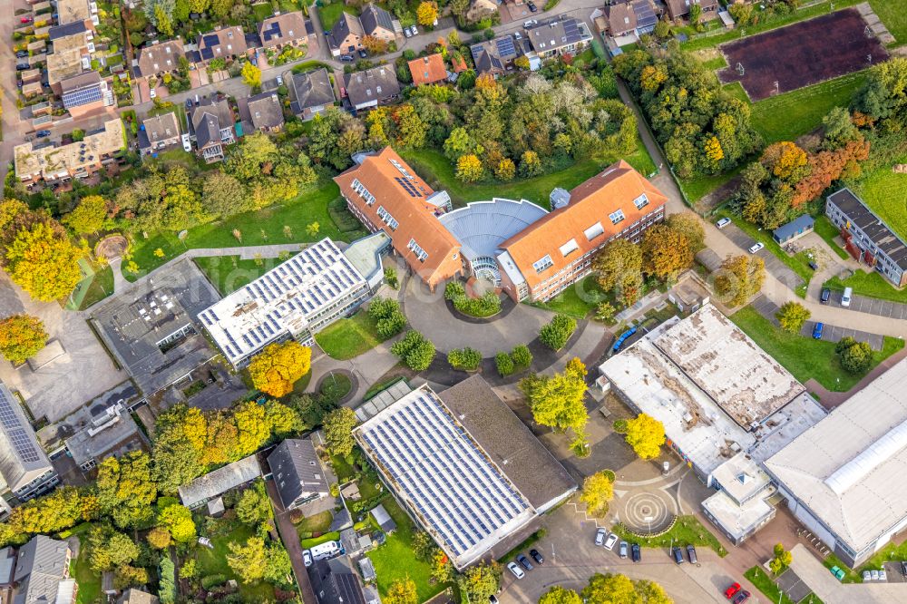 Hamminkeln from above - School building of the of Staedtische Gesamtschule Hamminkeln on street Diersfordter Strasse in Hamminkeln in the state North Rhine-Westphalia, Germany