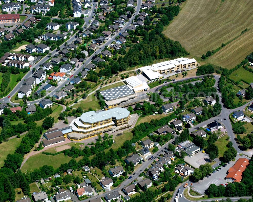 Meinerzhagen from the bird's eye view: School building of the Staedtische Sekandarschule Meinerzhagen and of Grandschule Am Kohlberg at Schulzentrum Rothenstein on street Zum Rothenstein in Meinerzhagen in the state North Rhine-Westphalia, Germany