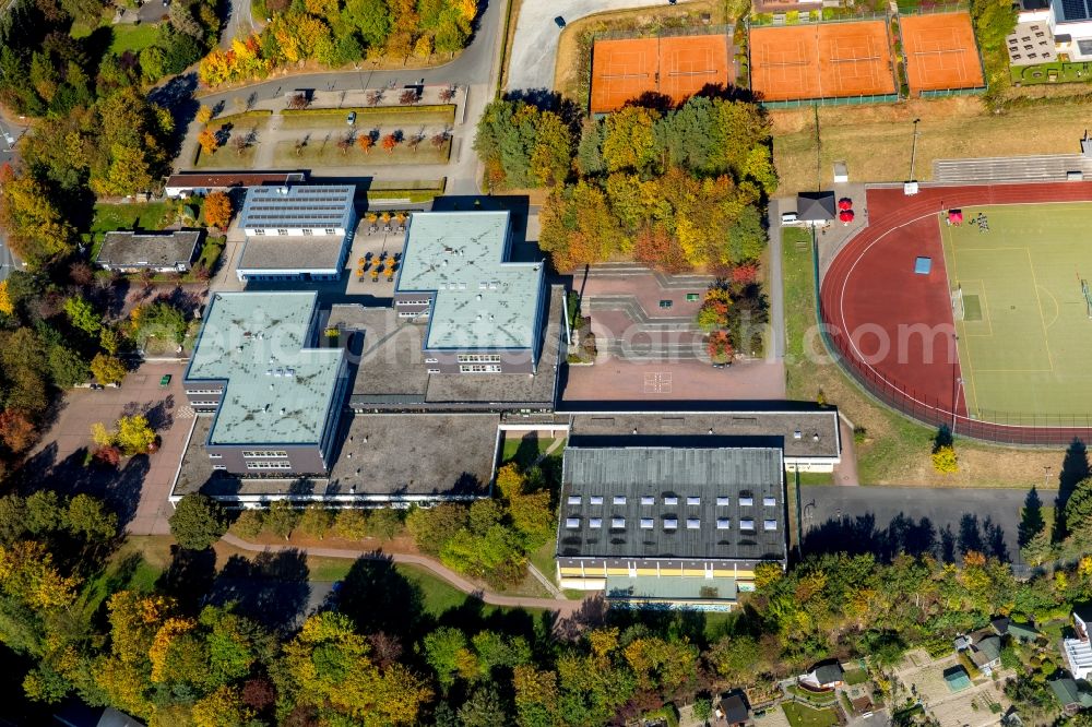 Schmallenberg from the bird's eye view: School building of the city high school next to the sports ground in the obringhauser street in Schmallenberg at Sauerland in the state North Rhine-Westphalia