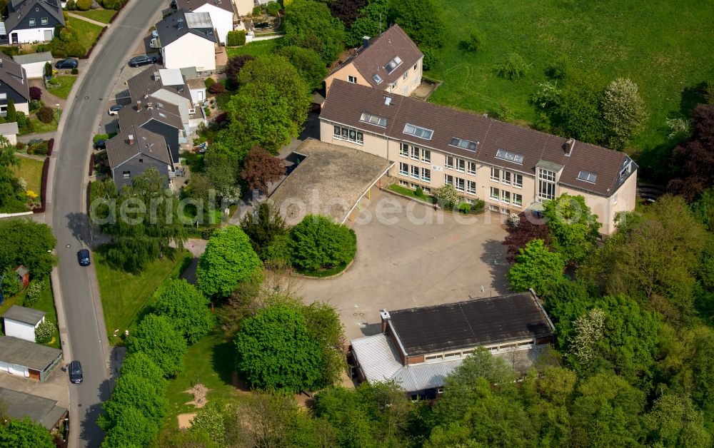 Aerial image Schwelm - School building of the communal catholic primary school in Schwelm in the state of North Rhine-Westphalia