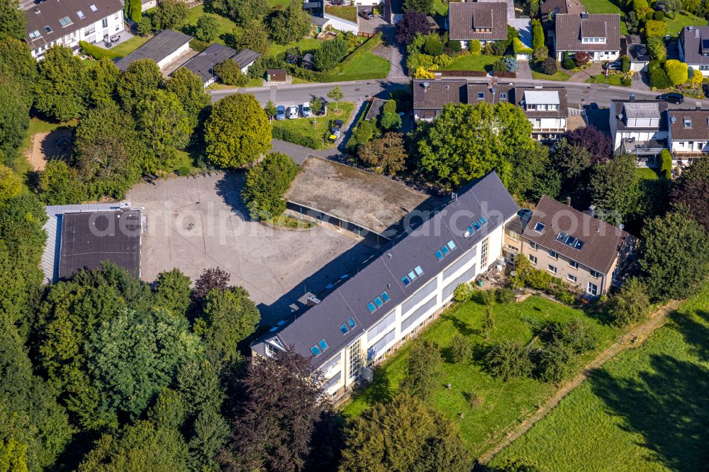 Schwelm from above - School building of the communal catholic primary school in Schwelm in the state of North Rhine-Westphalia