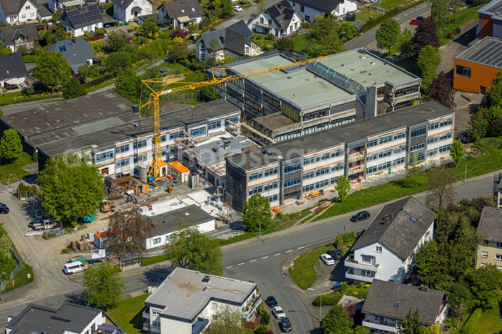 Aerial image Meschede - School building of the St.Walburga-Hauptschule on Scheofweg in Meschede at Sauerland in the state North Rhine-Westphalia, Germany