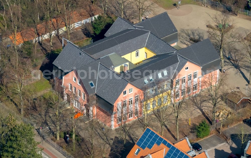 Hamm from the bird's eye view: School building of the Talschule on Hohenhoeveler Strasse in the district Bockum-Hoevel in Hamm in the state North Rhine-Westphalia