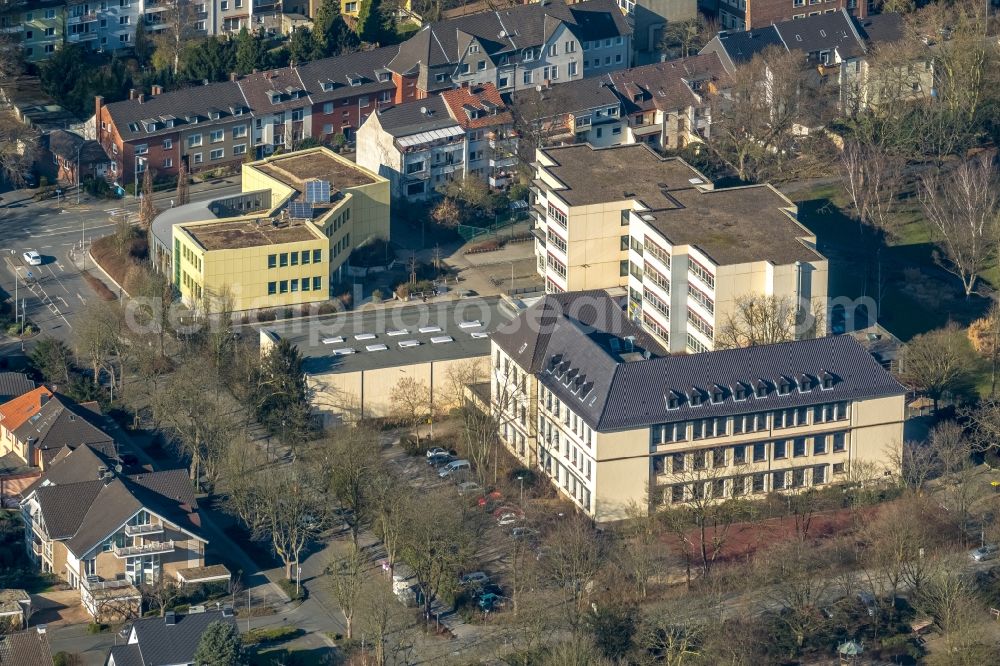 Dinslaken from the bird's eye view: School building of the Theodor-Heuss-Gymnasium on Voerder Strasse in Dinslaken in the state North Rhine-Westphalia, Germany