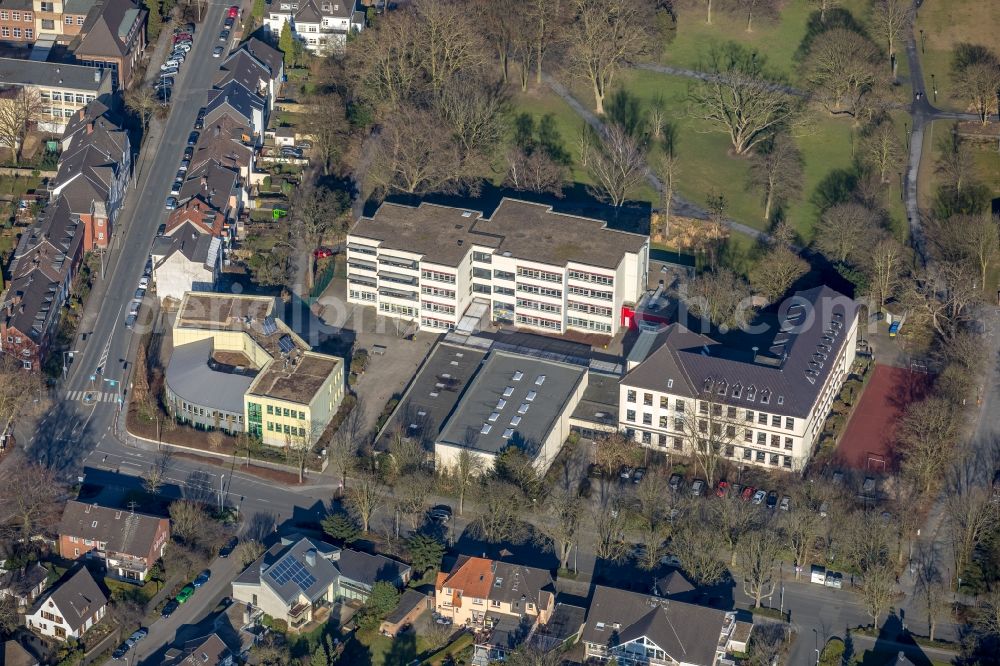 Dinslaken from above - School building of the Theodor-Heuss-Gymnasium on Voerder Strasse in Dinslaken in the state North Rhine-Westphalia, Germany