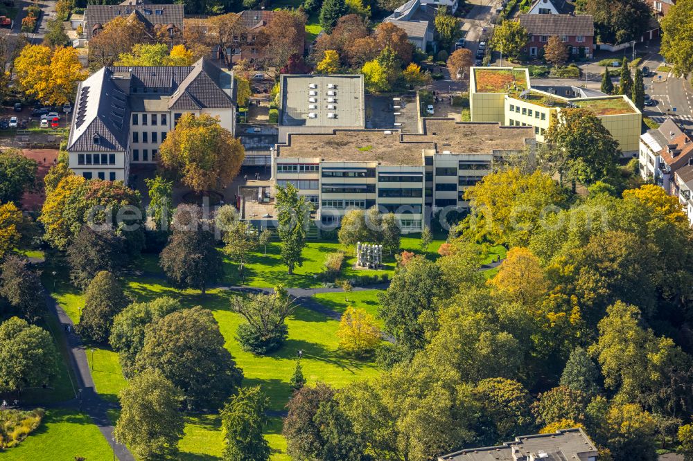 Dinslaken from above - School building of the Theodor-Heuss-Gymnasium on Voerder Strasse in Dinslaken in the state North Rhine-Westphalia, Germany