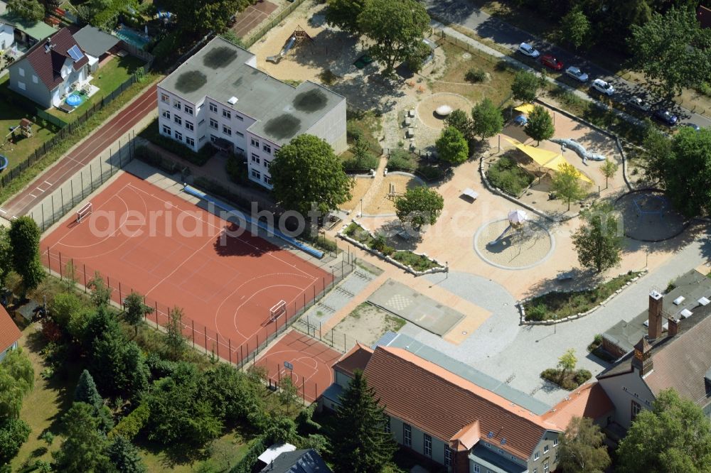 Berlin from above - School building of the Ulmen-Grundschule in Berlin in Germany