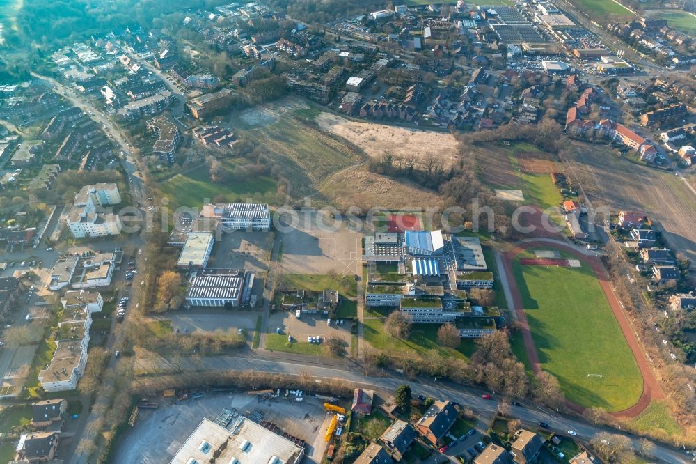 Aerial image Dorsten - School building of the St. Ursula Realschule on Nonnenkonp in Dorsten in the state North Rhine-Westphalia, Germany