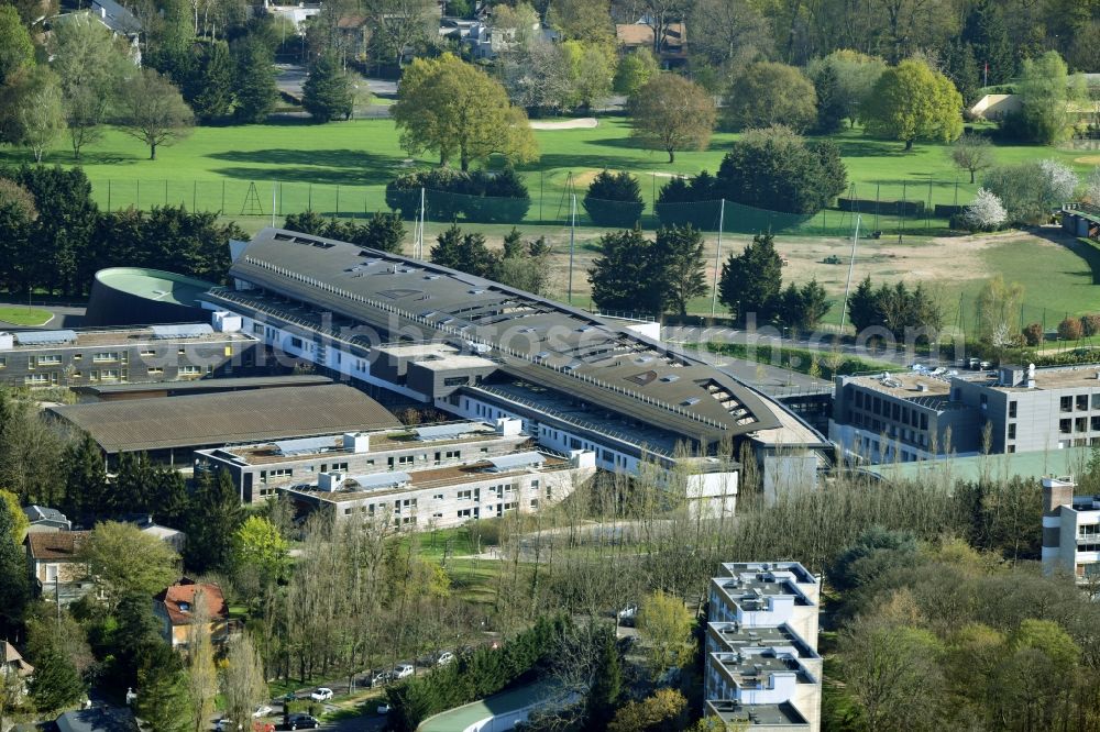 Aerial photograph Vaucresson - School building on Avenue le Notre in Vaucresson in Ile-de-France, France