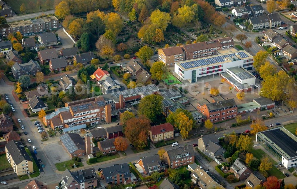 Aerial photograph Bottrop - School building of the Vestisches Gymnasium in the district Kirchhellen in Bottrop in the state North Rhine-Westphalia, Germany