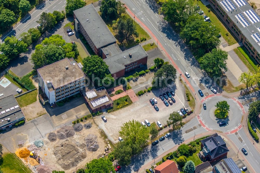 Werne from above - School building of the Volkshochschule Werne on Bahnhofstrasse in Werne in the state North Rhine-Westphalia, Germany