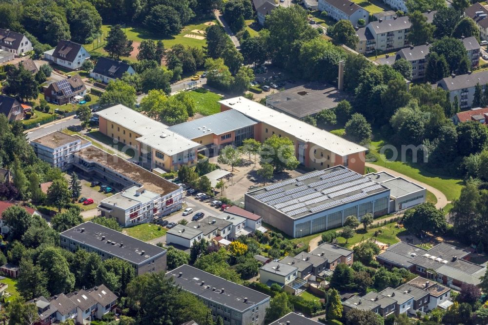 Aerial photograph Witten - School building of the Vormholzer Grundschule in the district Herbede in Witten in the state North Rhine-Westphalia, Germany