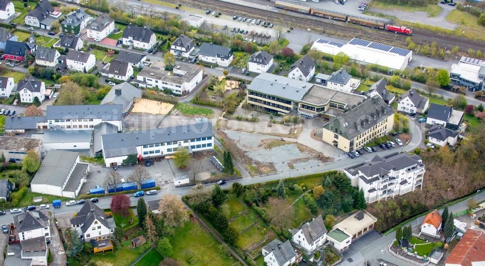 Aerial photograph Meschede - School building of the St. Walburga-Realschule An Klocken Kapelle in Meschede in the state North Rhine-Westphalia, Germany