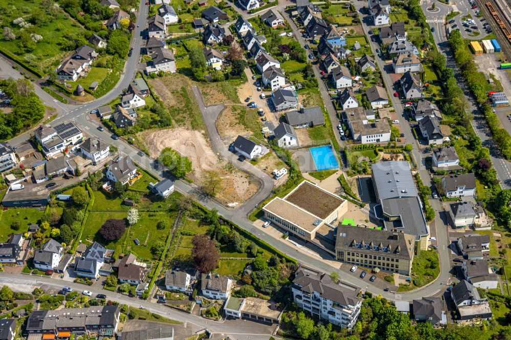 Aerial photograph Meschede - School building of the St. Walburga-Realschule An Klocken Kapelle in Meschede in the state North Rhine-Westphalia, Germany