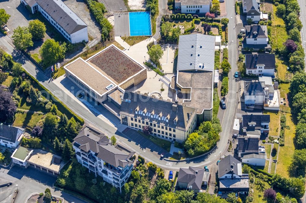 Meschede from the bird's eye view: School building of St. Walburga-Schule An der Klocken Kapelle in Meschede in the state North Rhine-Westphalia, Germany