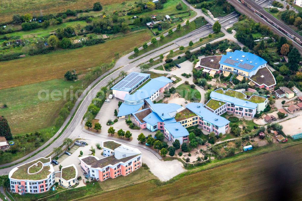 Aerial photograph Karlsruhe - School building of the Walddorfschule Parzival-Schulzentrum in the district Hagsfeld in Karlsruhe in the state Baden-Wuerttemberg, Germany