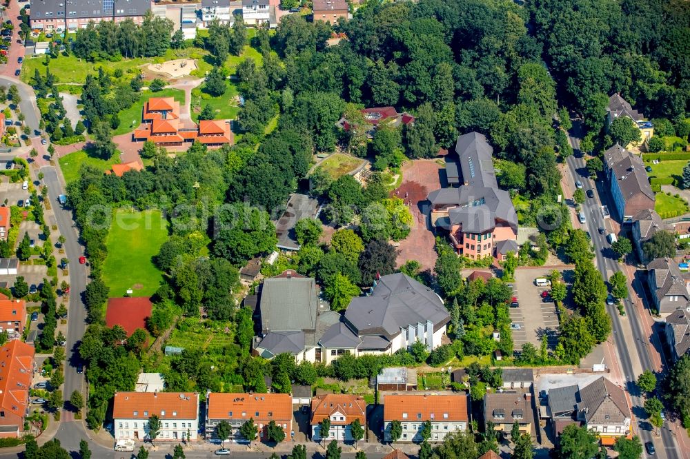 Gladbeck from above - School building the Waldorf School Gladbeck and the Waldorf nursery school Gladbeck e.V. in Gladbeck in North Rhine-Westphalia