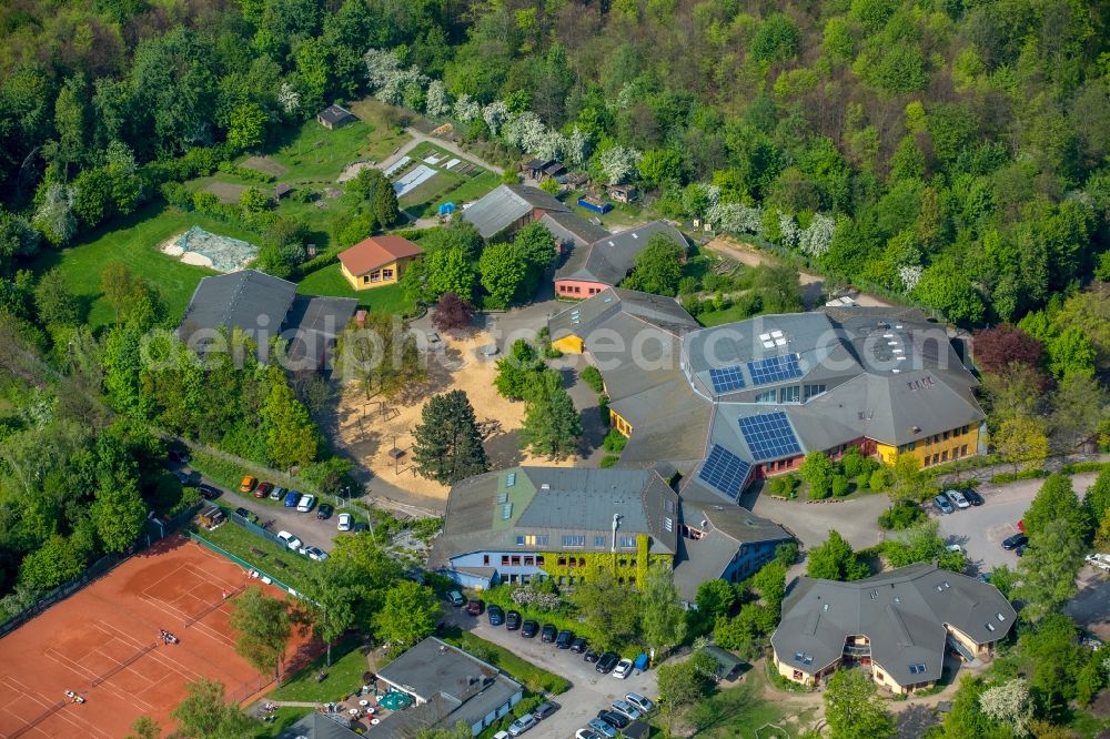 Mülheim an der Ruhr from above - School building of the Waldorfschule Muelheim-Ruhr on Blumendeller Strasse in Muelheim on the Ruhr in the state North Rhine-Westphalia