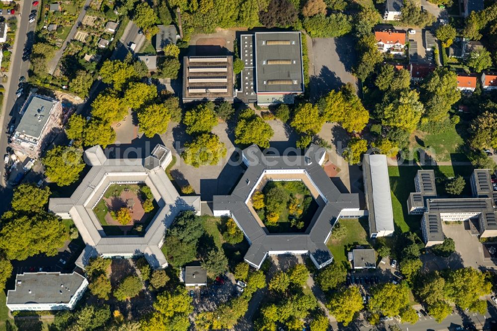 Dortmund from above - School building of the Wilhelm-Roentgen Realschule and the Leibniz-Gymnasium in Dortmund in the state North Rhine-Westphalia, Germany