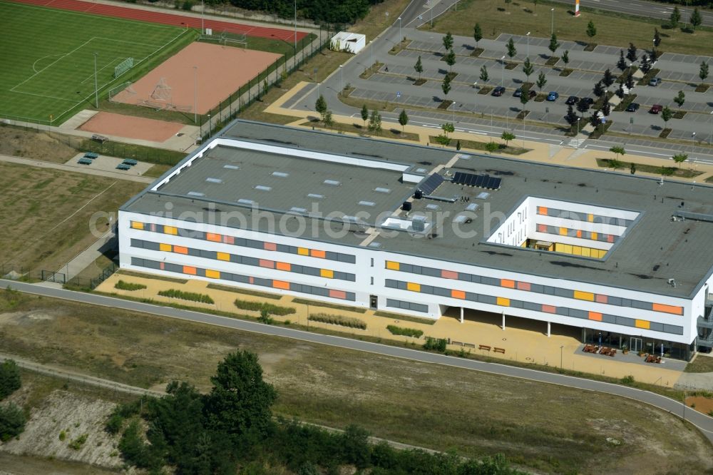 Schwarzheide from the bird's eye view: School grounds and buildings of the education center SeeCampus Niederlausitz in Schwarzheide in the state of Brandenburg. A highschool, a library and sports facilities are part of the complex which is the first passive house school in Germany