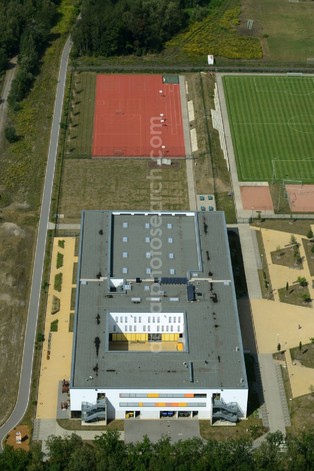 Schwarzheide from the bird's eye view: School grounds and buildings of the education center SeeCampus Niederlausitz in Schwarzheide in the state of Brandenburg. A highschool, a library and sports facilities are part of the complex which is the first passive house school in Germany