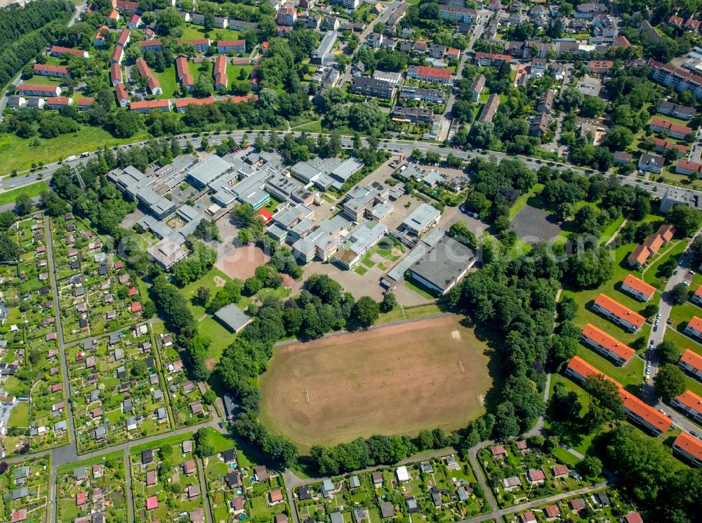 Aerial photograph Essen - School grounds and buildings of the Episcopal Teaching Institutions am Stoppenberg in Essen in North Rhine-Westphalia