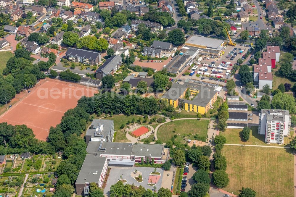 Dinslaken from above - School grounds and buildings of the Friedrich-Althoff-Schule Am Stadtbad in Dinslaken in the state North Rhine-Westphalia, Germany