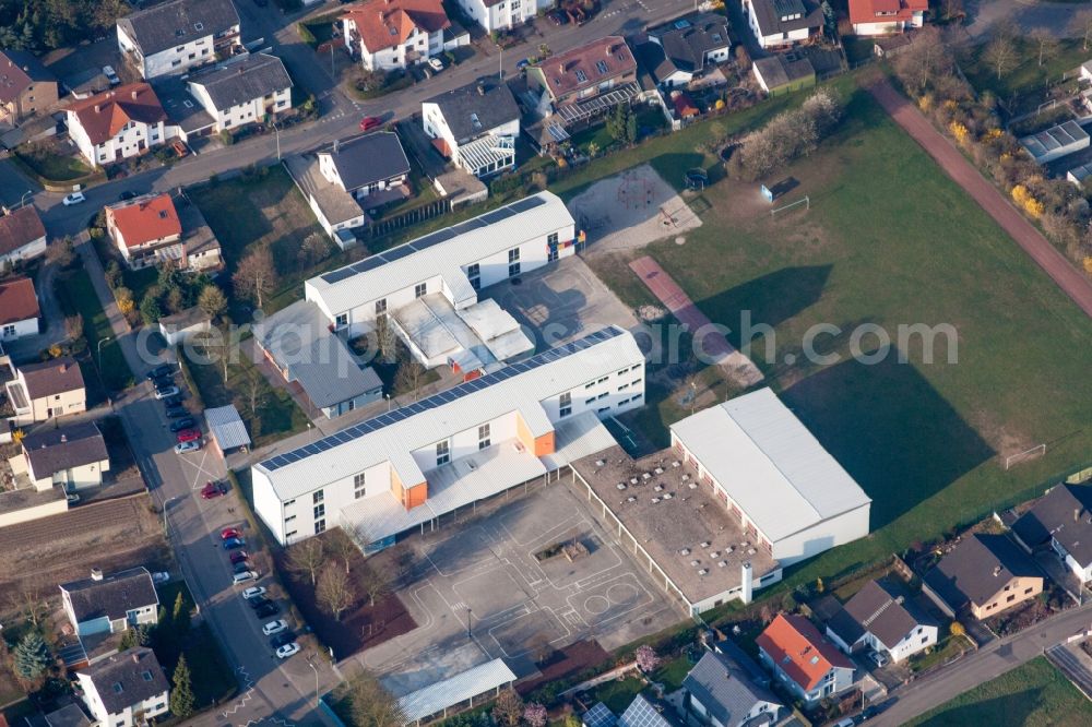 Aerial image Römerberg - School grounds and buildings of the Grandschule Berghausen and of Realschule plus Dudenhofen-Roemerberg in Roemerberg in the state Rhineland-Palatinate, Germany