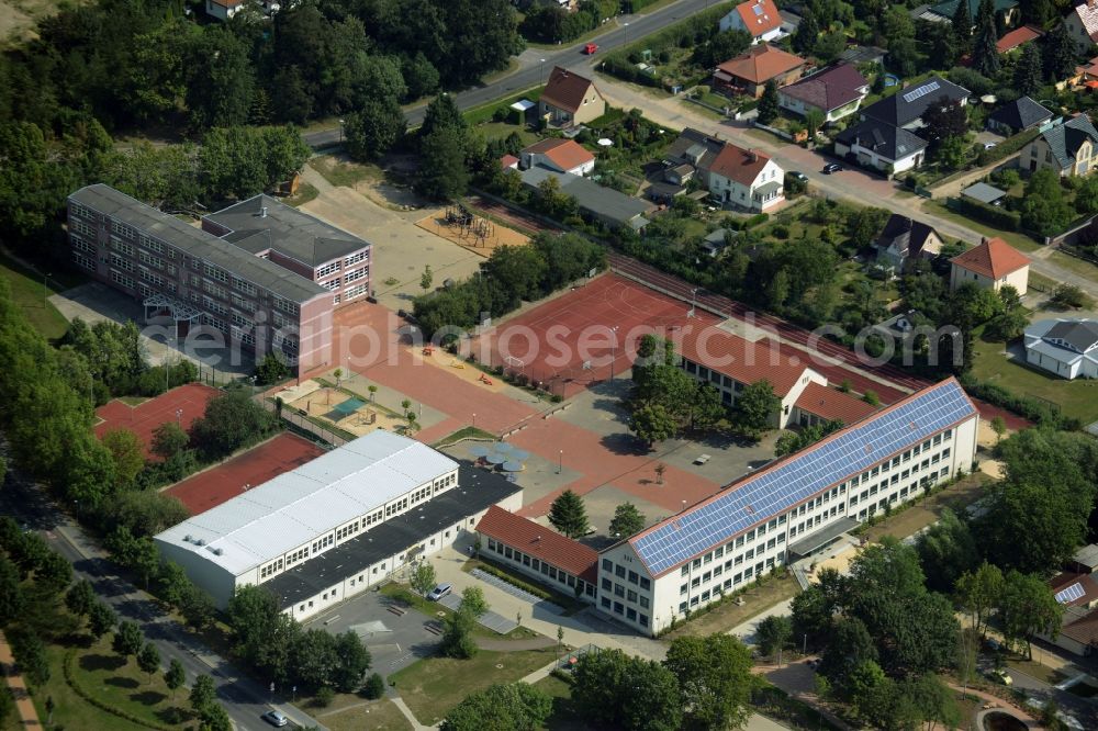 Aerial image Bernau bei Berlin - School grounds and buildings of the Oberschule am Rollberg in Bernau bei Berlin in the state Brandenburg