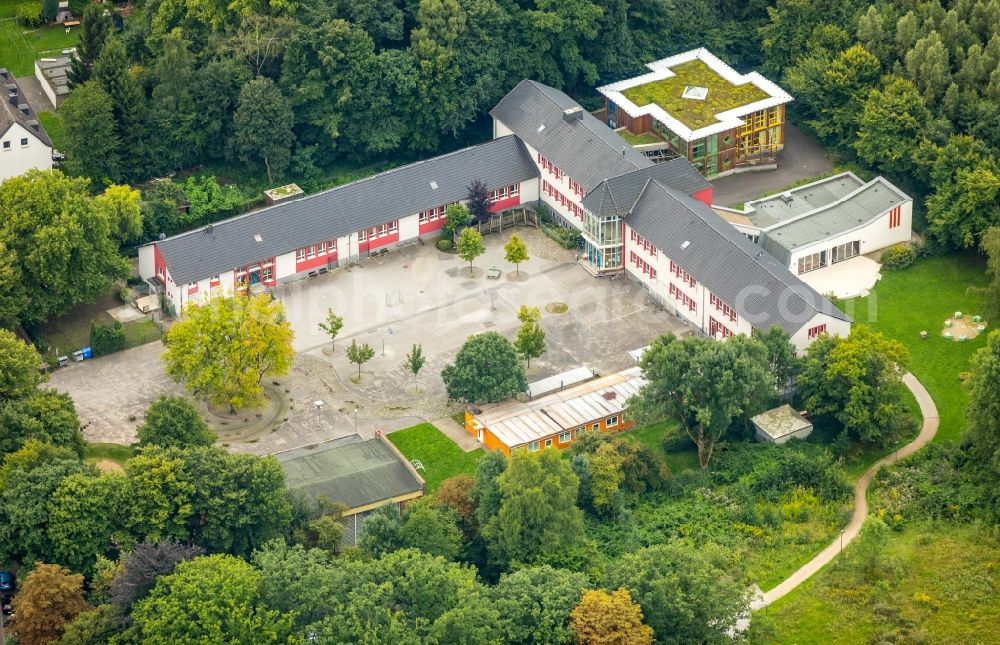 Aerial photograph Gladbeck - School grounds and buildings of the Rossheideschule and of Foerofschule Rossheide in Gladbeck in the state North Rhine-Westphalia, Germany