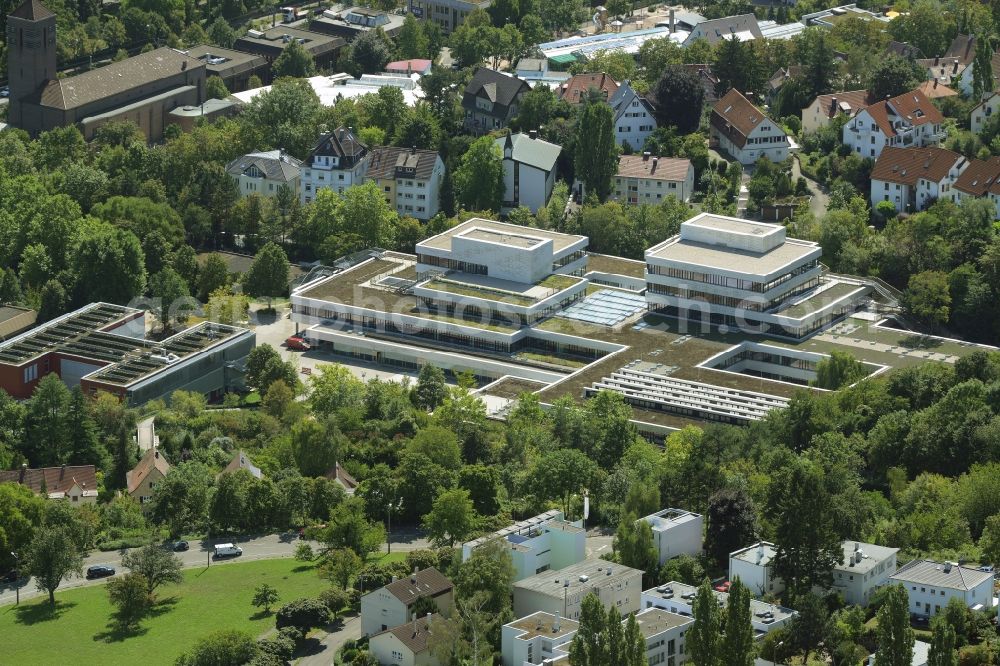 Aerial image Stuttgart - School grounds and buildings of the school center on Heilbronner Strasse in Stuttgart in the state of Baden-Wuerttemberg. The center includes Werner-Siemens-School and the Business School North