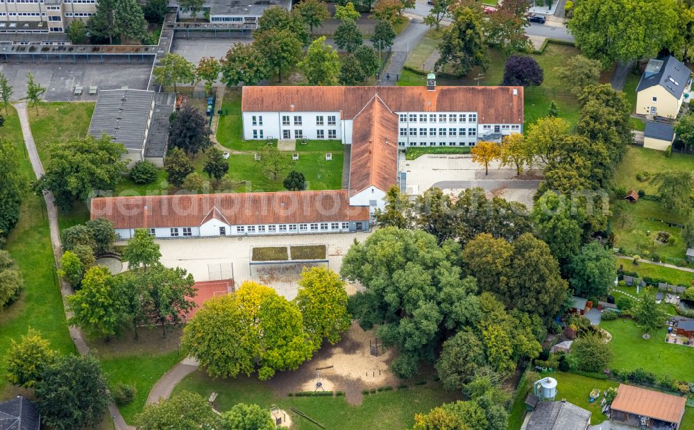 Aerial photograph Hamm - Premises of Geistschule on street Titaniastrasse in Hamm in the state of North Rhine-Westphalia