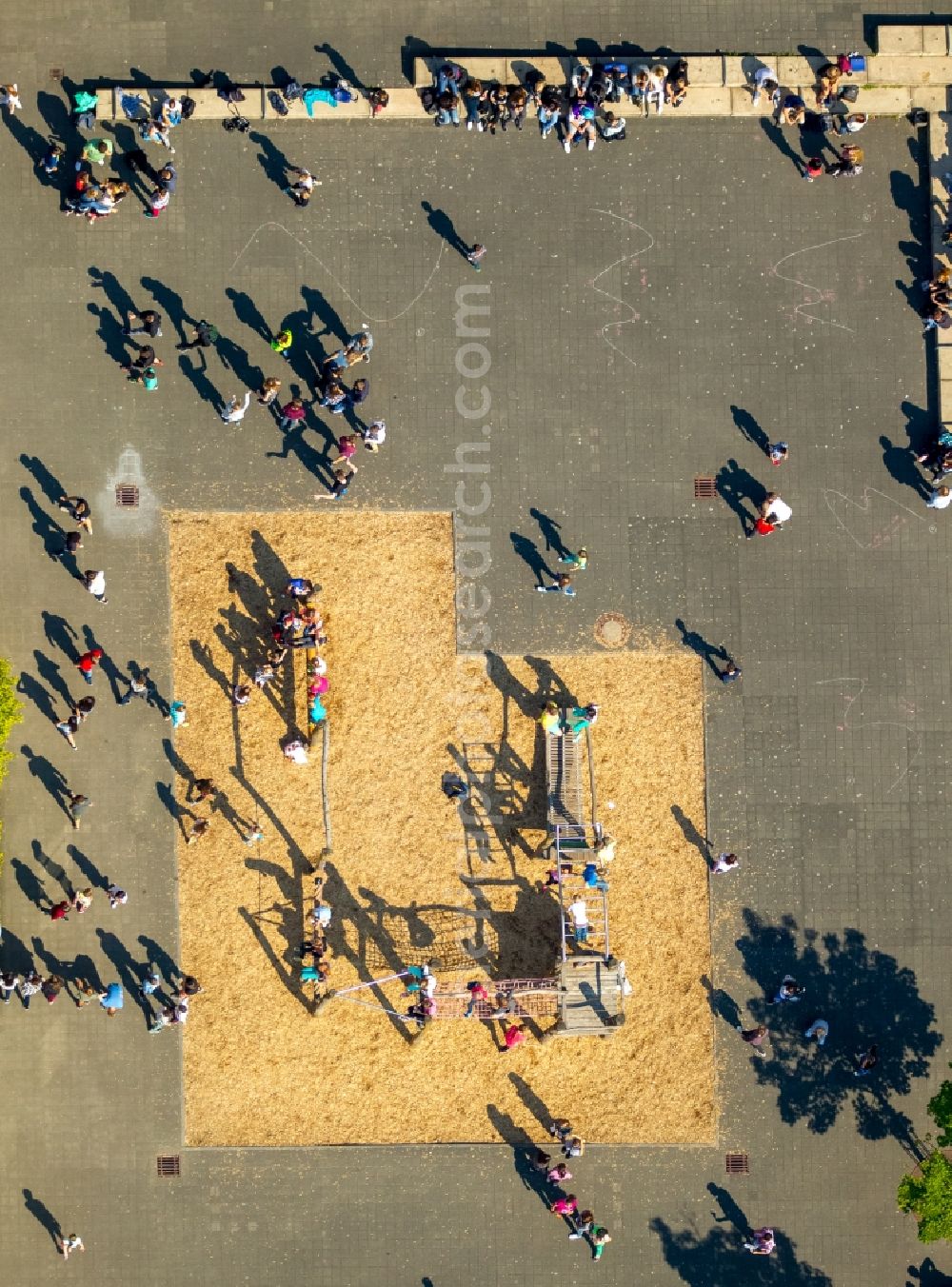 Bünde from above - School area and playground of the Gesamtschule Erich-Kaestner in Buende in the state North Rhine-Westphalia