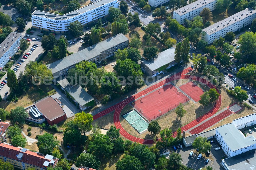 Aerial image Berlin - School building and sports field Merian-Oberschule on street Hoernlestrasse in Berlin, Germany