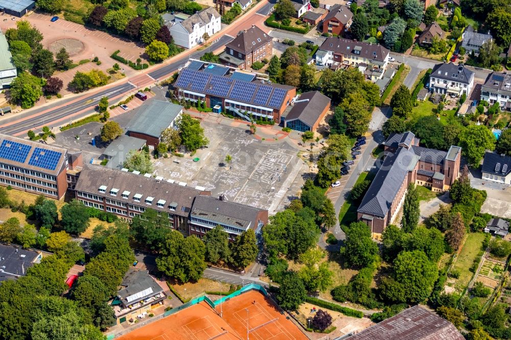 Rheinberg from above - School building of the Amplonius-Gymnasium Rheinberg on Dr.-Aloys-Wittrup-Strasse in Rheinberg in the state North Rhine-Westphalia, Germany