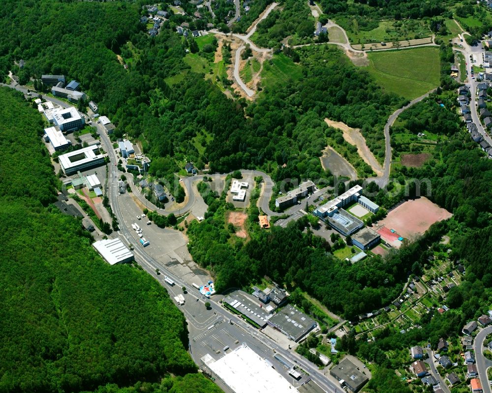 Idar-Oberstein from the bird's eye view: School location on Vollmersbachstrasse in Idar-Oberstein in the state Rhineland-Palatinate, Germany