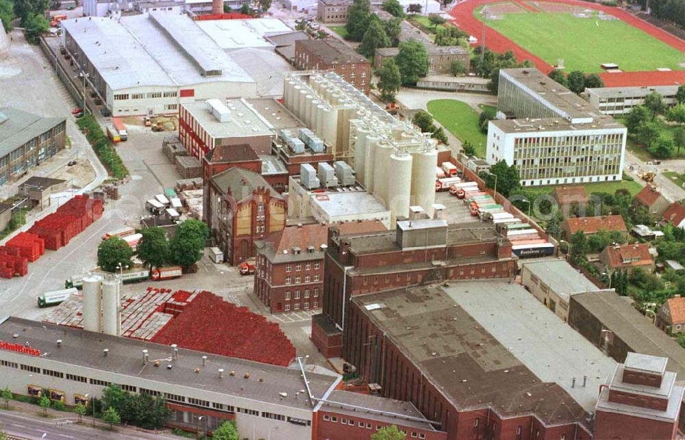 Aerial image Berlin / Hohenschönhausen - Schultheiß-Brauerei Berlin-Weißensee an der Indira-Ghandi Straße 66-69 in 13053 Berlin (Tel.: 96090)