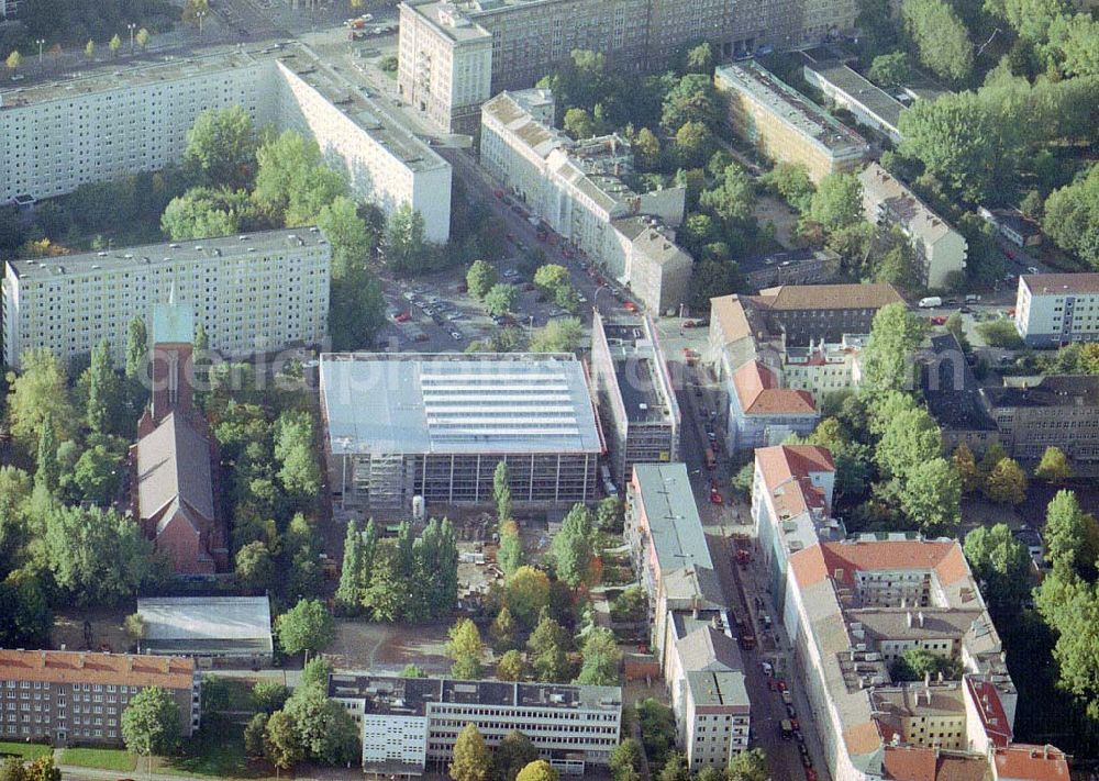 Aerial photograph Berlin - Friedrichshain - Schulum- und Neubau an der Palisadenstraße in Berlin - Friedrichshain.