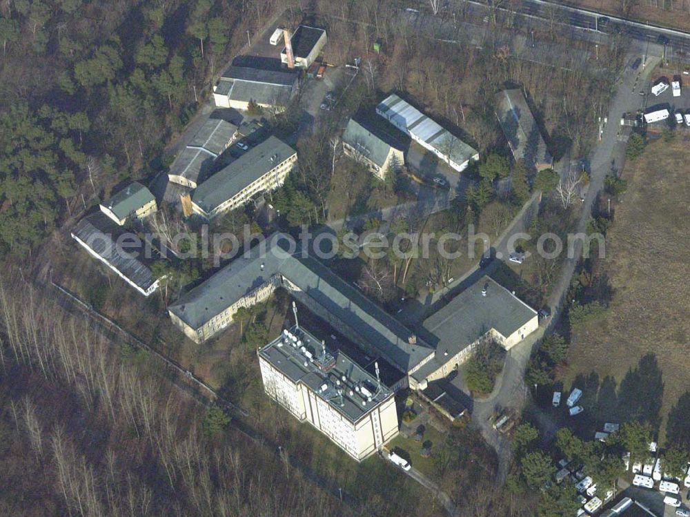 Berlin-Köpenick from above - 07.02.2005 Schulungs- und Hotelkomplex an der Müggelheimer Chaussee in Berlin Köpenick (gegenüber des Letex-Caravancenter Kontakt: Wolfgang Schmidt E-Mail: mail@wolfgang-schmidt.com oder Telefon: 0170 / 2 770 220)