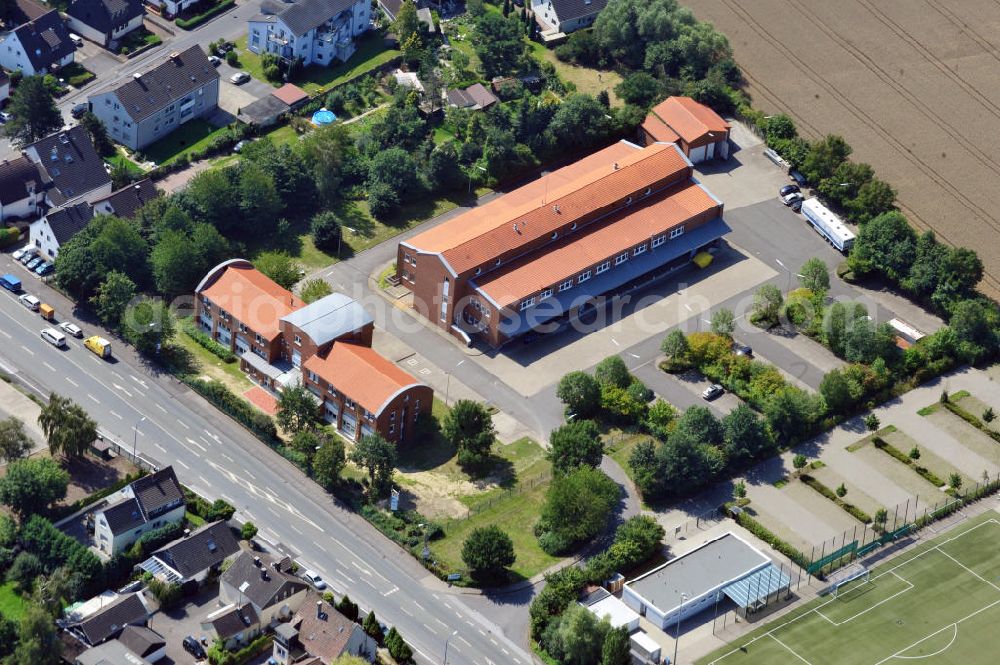 Unna from above - Schulungszentrum mit Lagerhalle an der Kamener Straße in Unna in Nordrhein-Westfalen / North Rhine-Westphalia. Ein Projekt der Unternehmensgruppe Markus Gerold.