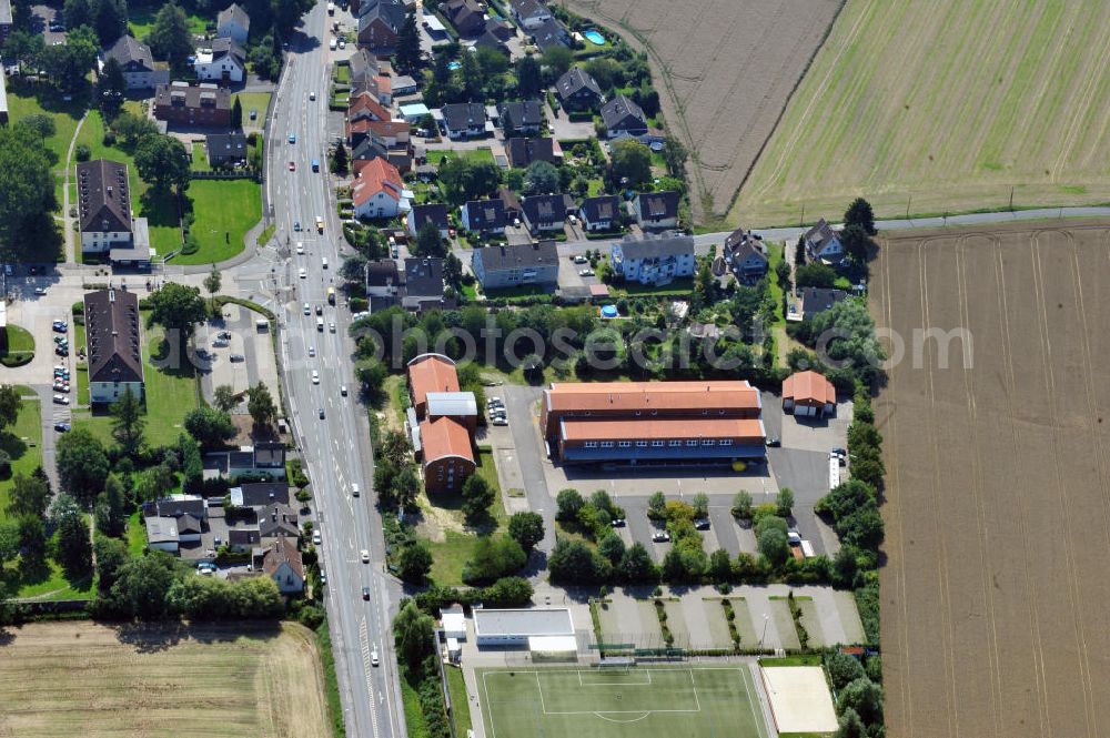 Unna from the bird's eye view: Schulungszentrum mit Lagerhalle an der Kamener Straße in Unna in Nordrhein-Westfalen / North Rhine-Westphalia. Ein Projekt der Unternehmensgruppe Markus Gerold.