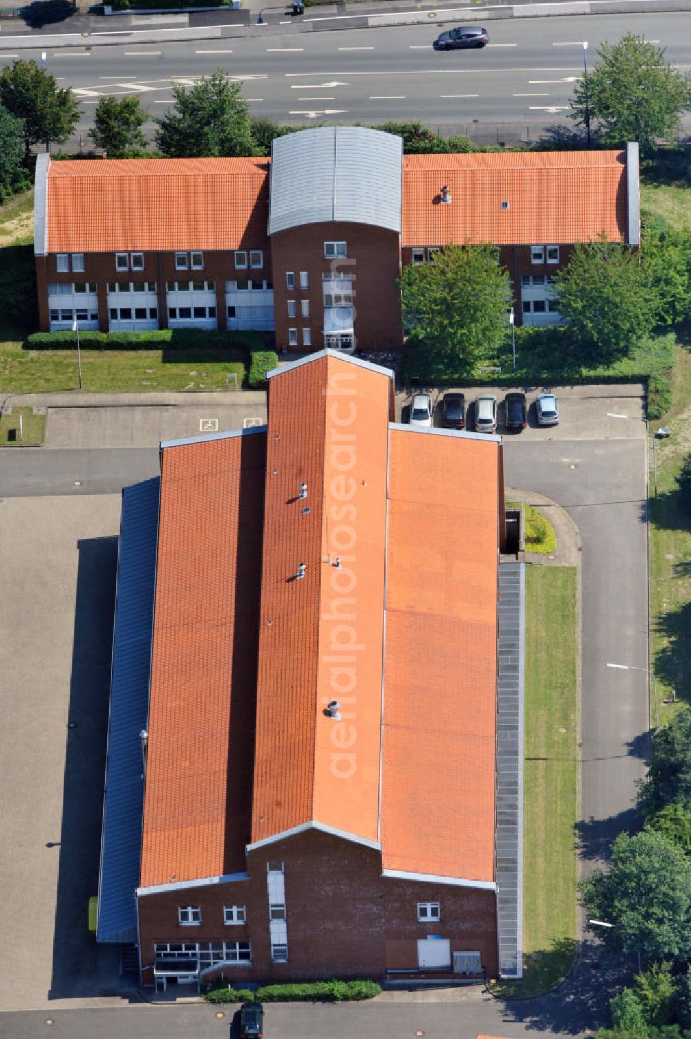 Aerial photograph Unna - Schulungszentrum mit Lagerhalle an der Kamener Straße in Unna in Nordrhein-Westfalen / North Rhine-Westphalia. Ein Projekt der Unternehmensgruppe Markus Gerold.