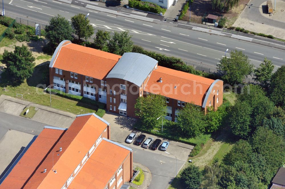 Unna from above - Schulungszentrum mit Lagerhalle an der Kamener Straße in Unna in Nordrhein-Westfalen / North Rhine-Westphalia. Ein Projekt der Unternehmensgruppe Markus Gerold.